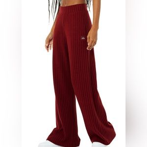 Alo Take Comfort Ribbed Wide Leg Sweatpants in Cranberry, size XS